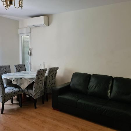 Habitacion Con Bano Privado- En Casa Familiar Beatriz Valencia Eksteriør bilde