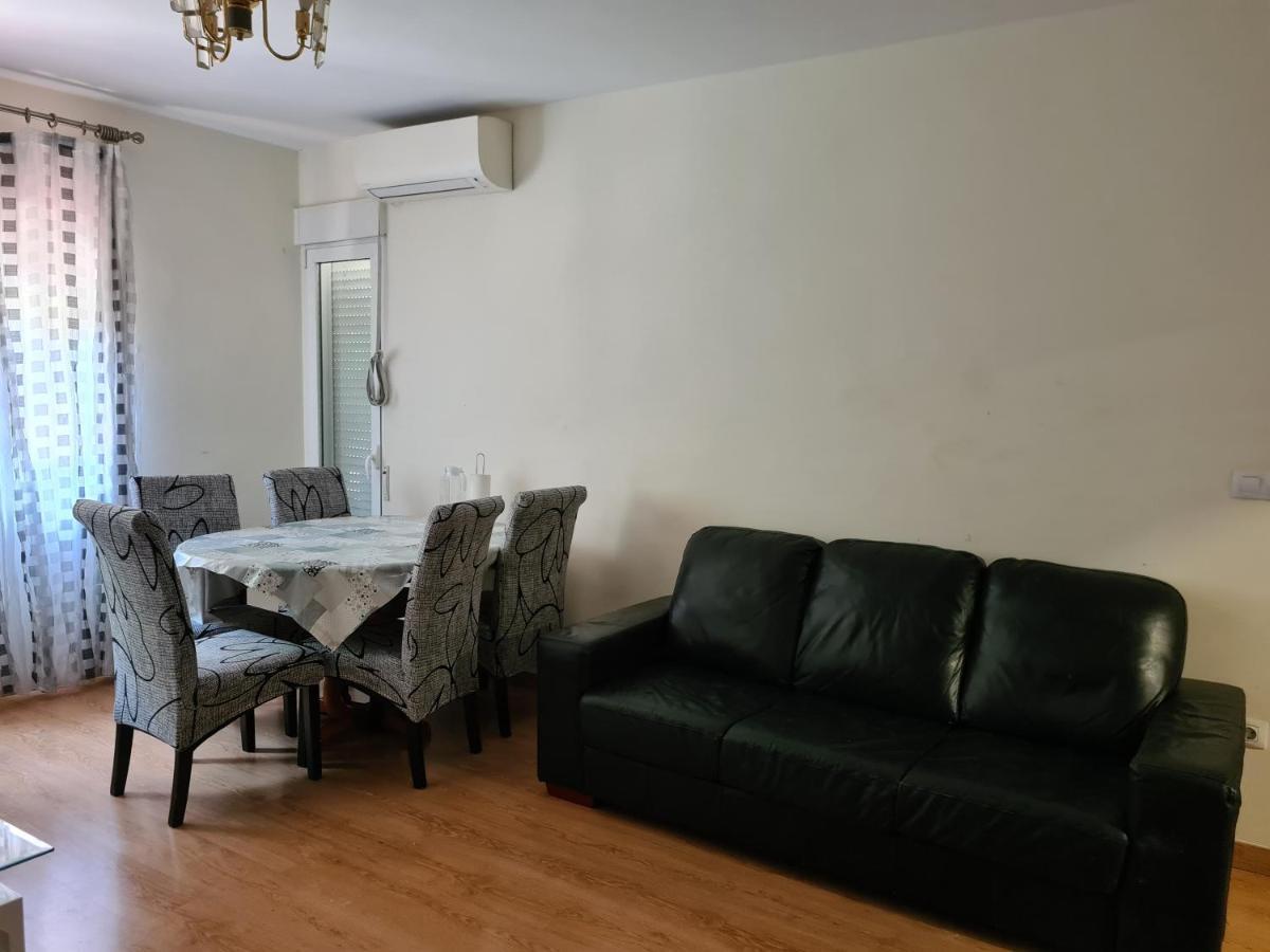 Habitacion Con Bano Privado- En Casa Familiar Beatriz Valencia Eksteriør bilde