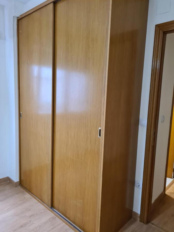 Habitacion Con Bano Privado- En Casa Familiar Beatriz Valencia Eksteriør bilde