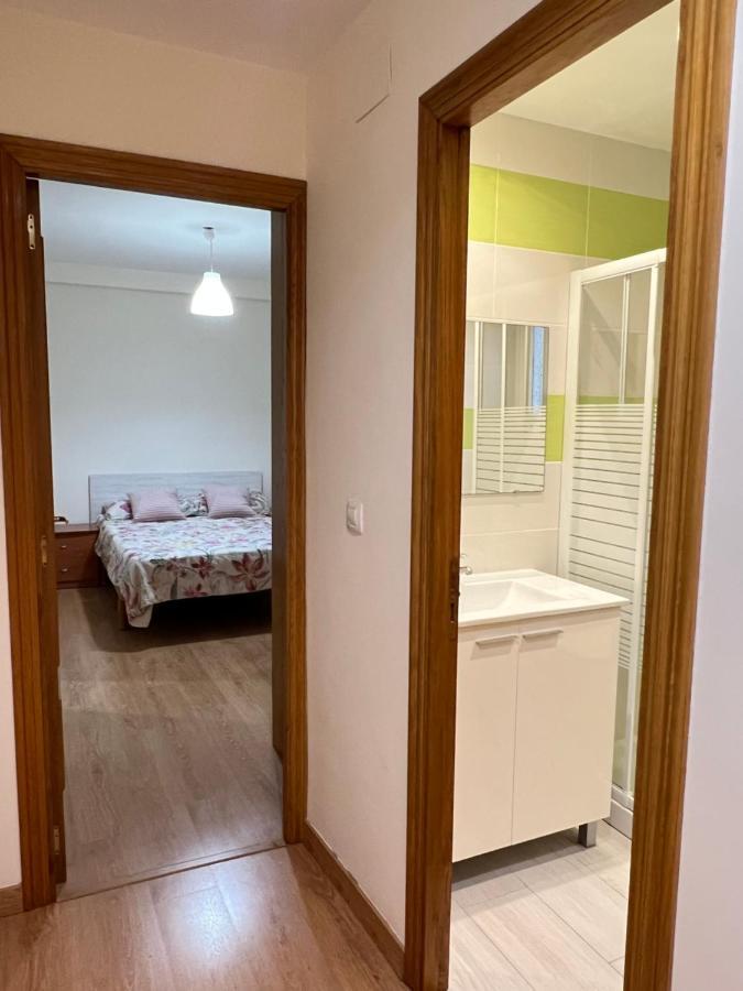 Habitacion Con Bano Privado- En Casa Familiar Beatriz Valencia Eksteriør bilde