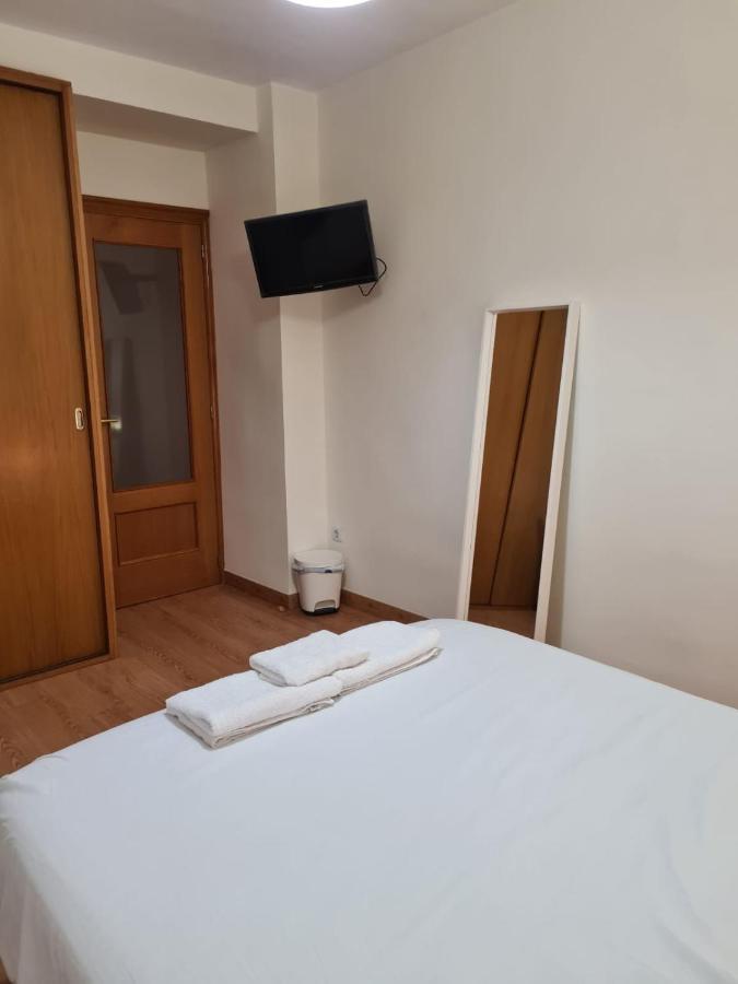 Habitacion Con Bano Privado- En Casa Familiar Beatriz Valencia Eksteriør bilde